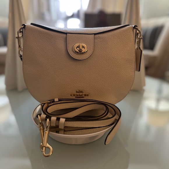 COACH | Ella Hobo - Picture 13 of 16